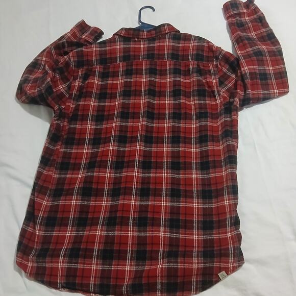 VANS XL 100% Cotton Red/Black Plaid Long-Sleeved Button-Up Flannel Shirt - Picture 8 of 13